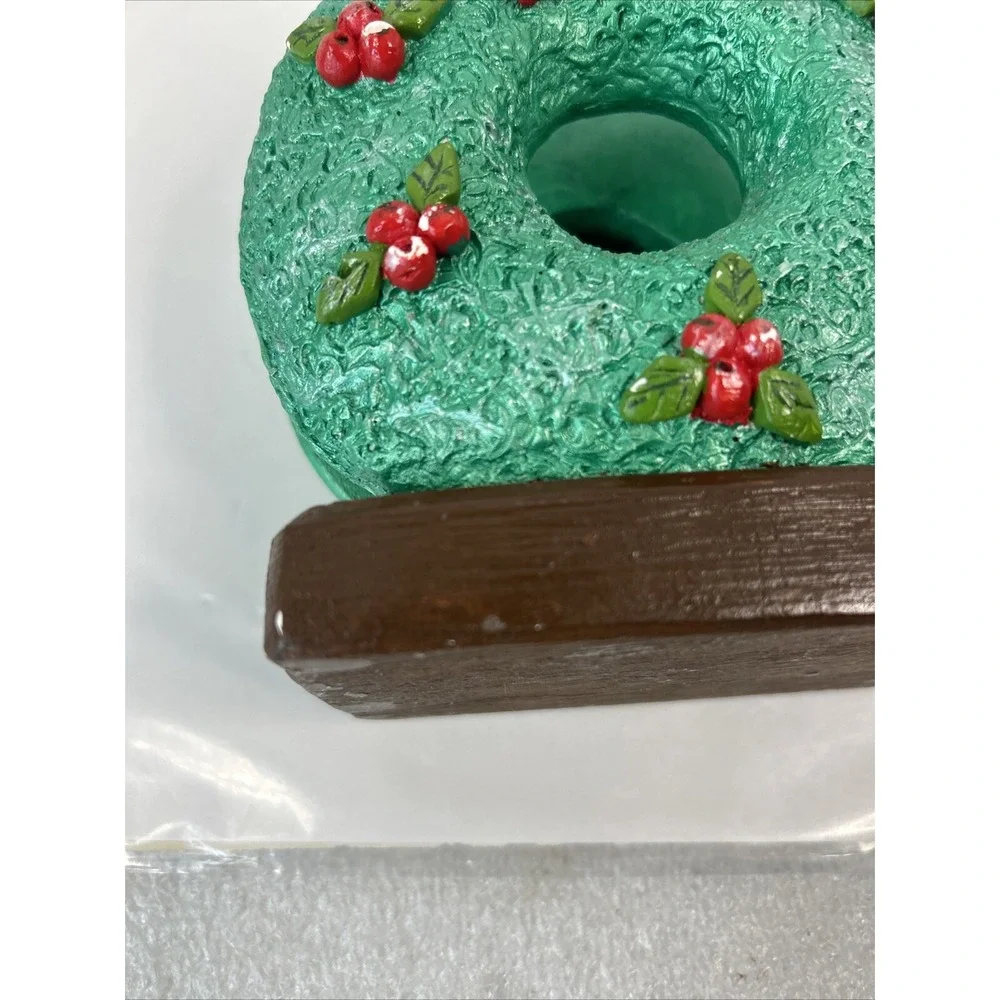 Vintage Christmas Wreath Ceramic Napkin Holder Holiday Dining Decor Read